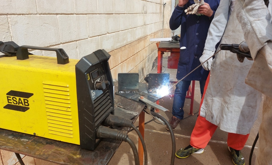 Polícia Penal realiza curso de soldador para detentos em penitenciária de Cascavel
