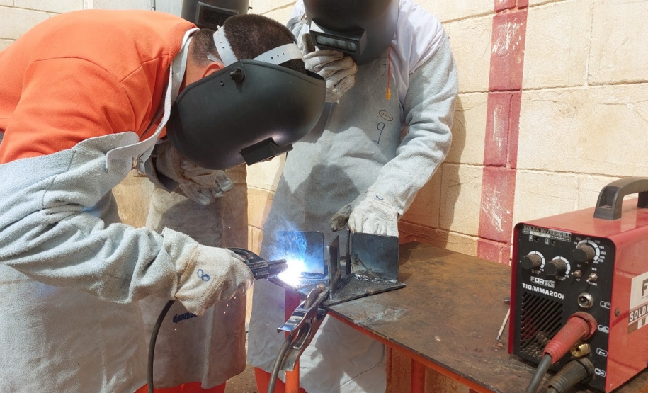 Polícia Penal realiza curso de soldador para detentos em penitenciária de Cascavel