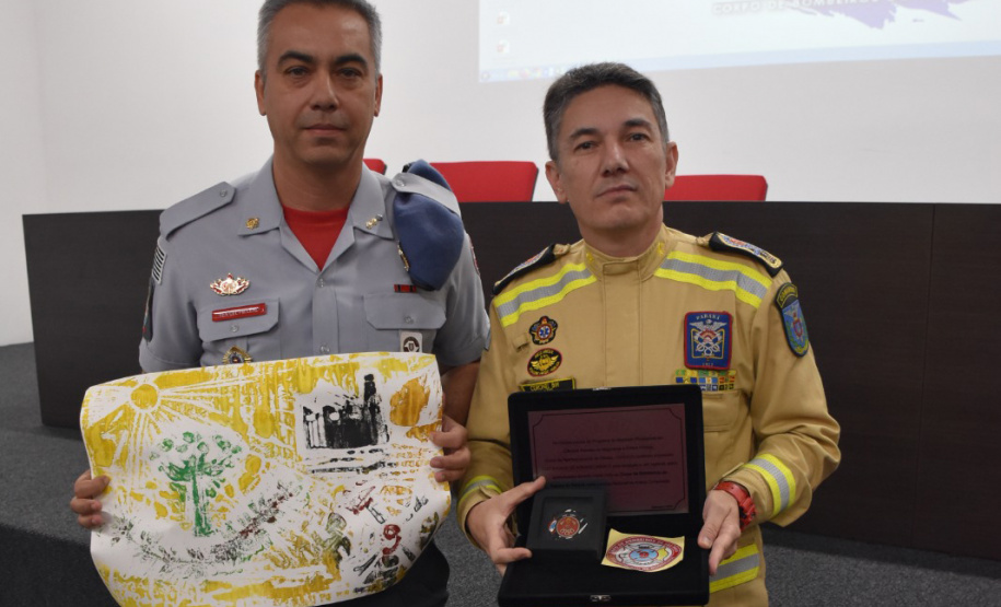 Corpo de Bombeiros do Paraná vira referência para curso de oficiais da PM de São Paulo