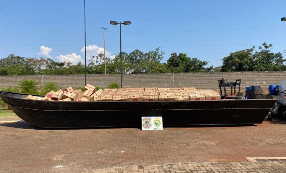 Ação conjunta entre PM e PF na região de fronteira resulta na apreensão de 1,2 mil caixas de cigarros