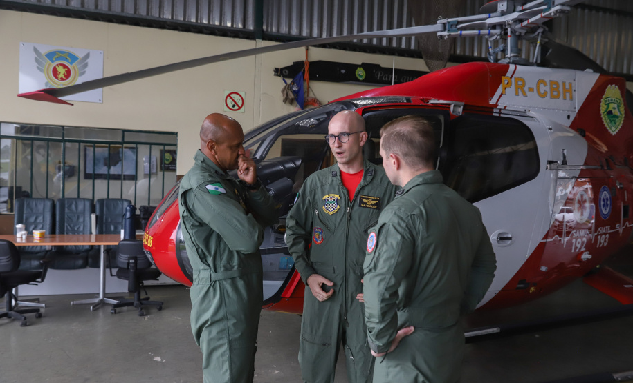 Paraná envia helicóptero para auxiliar atendimento em Santa Catarina