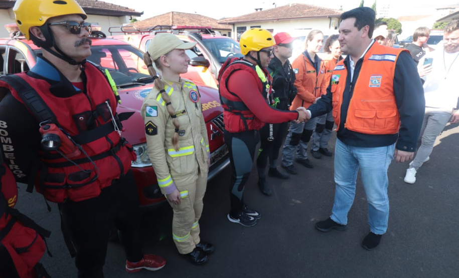 Em União da Vitória, governador Ratinho Junior anuncia pacote para auxílio às vítimas de enchentes