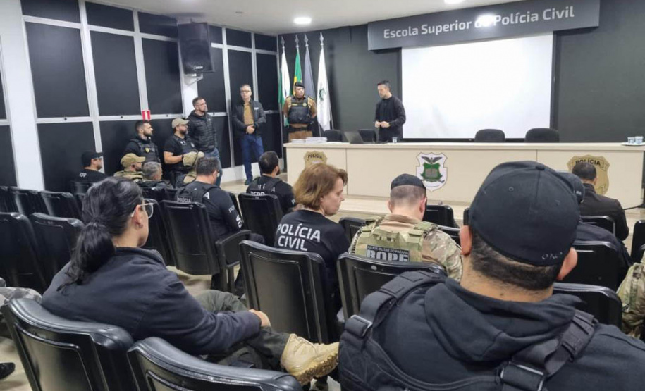 PCPR e PMPR prendem 20 pessoas ligadas ao tráfico de drogas no Centro de Curitiba