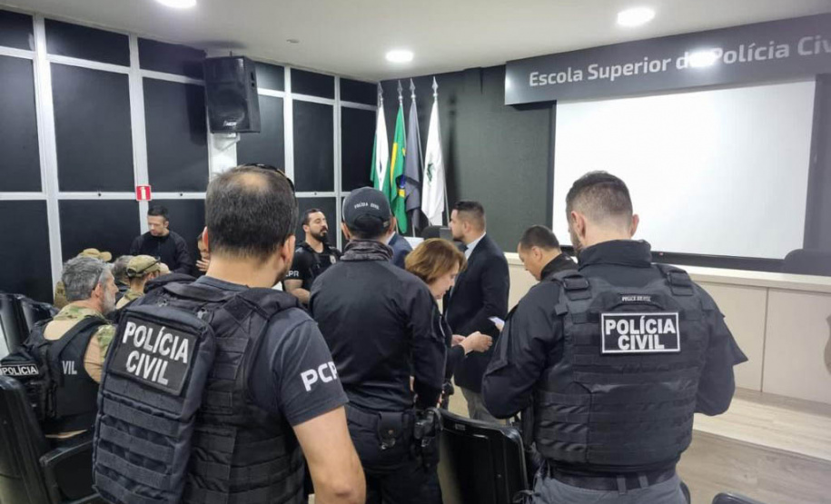 PCPR e PMPR prendem 20 pessoas ligadas ao tráfico de drogas no Centro de Curitiba