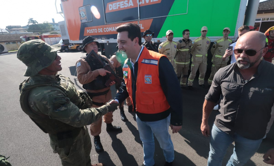 Em União da Vitória, governador Ratinho Junior anuncia pacote para auxílio às vítimas de enchentes