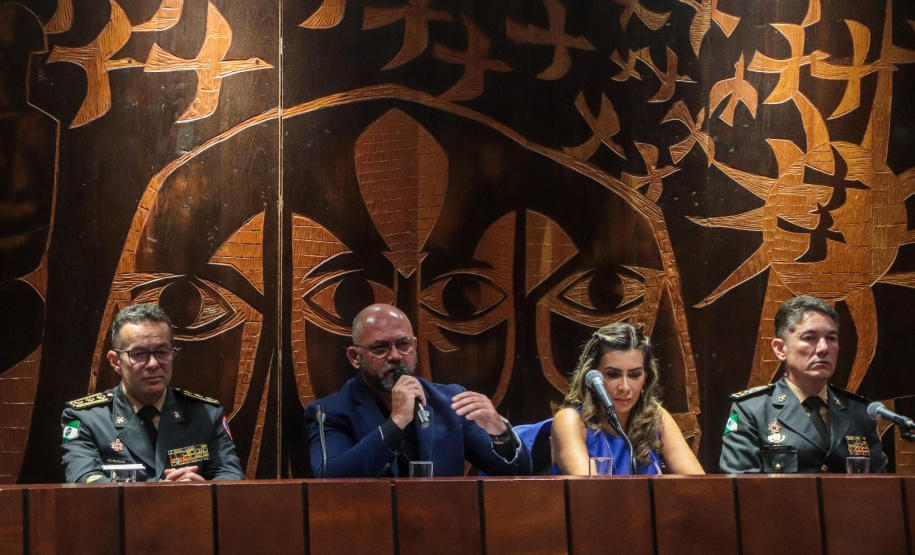 Bombeiros do Paraná são homenageados na Alep