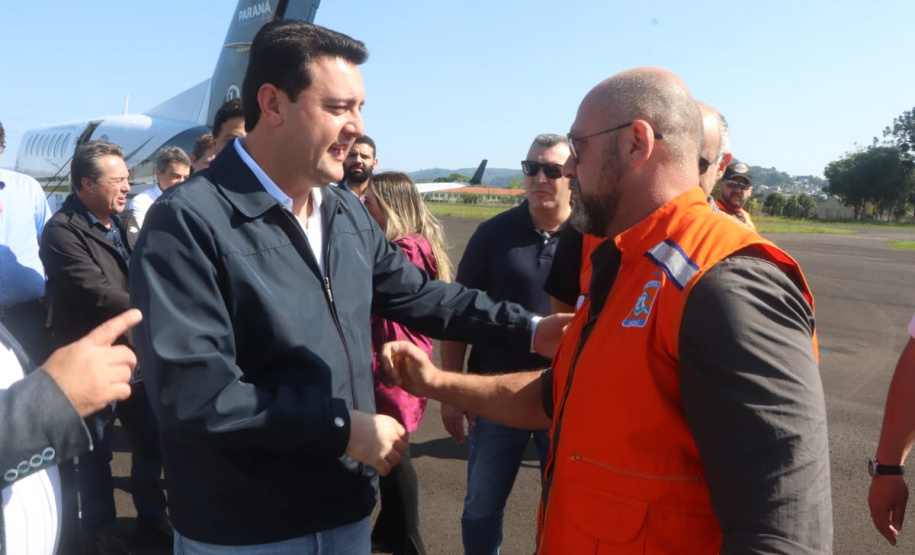 Em União da Vitória, governador Ratinho Junior anuncia pacote para auxílio às vítimas de enchentes