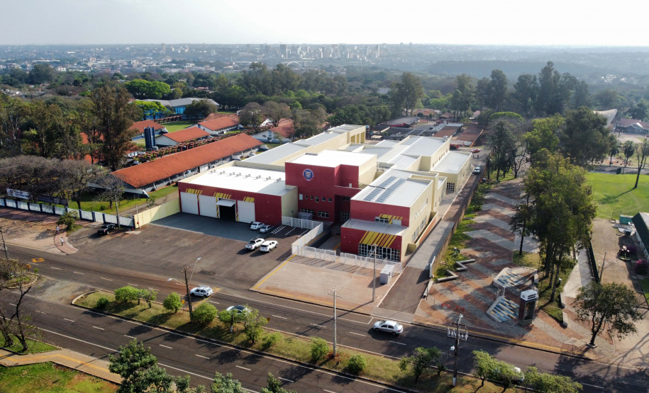 Rádio Vídeos Imagens Editorias Arquivo de Notícias Contato Corpo de Bombeiros do Paraná completa 111 anos de atuação