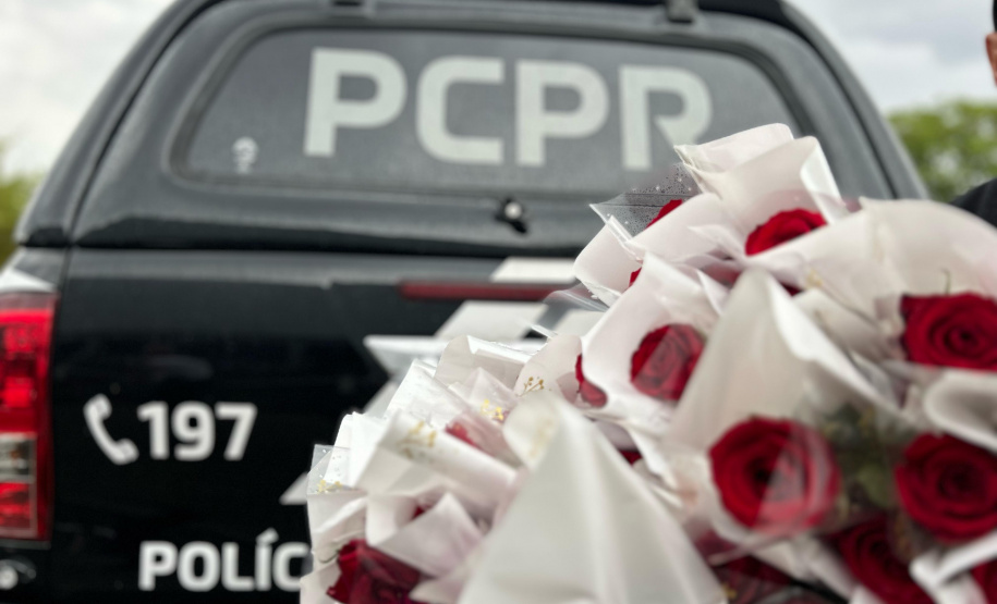 PCPR realiza ação do Outubro Rosa em shopping de Curitiba