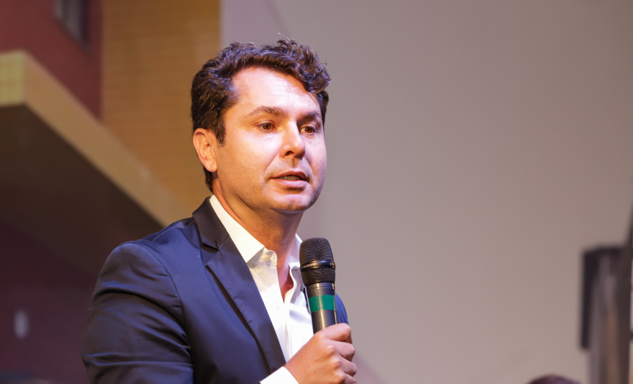 O governador Carlos Massa Ratinho Jr inaugura Nova Sede dos Bombeiros em Colombo. Com a palavra o deputado estadual Alexandre Curi