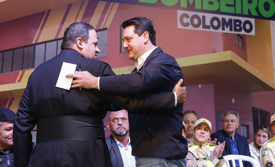 Governador inaugura em Colombo o segundo maior quartel do Corpo de Bombeiros