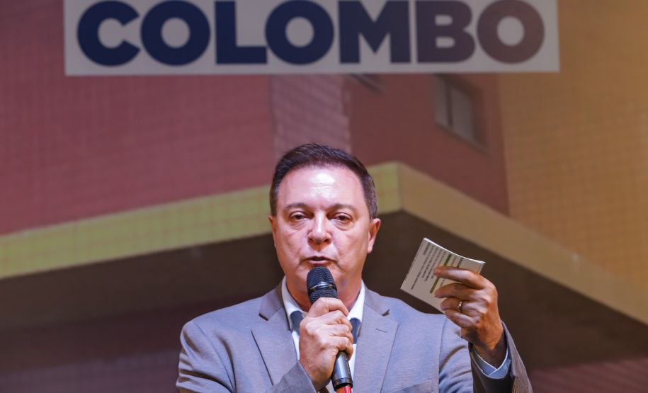 O governador Carlos Massa Ratinho Jr inaugura Nova Sede dos Bombeiros em Colombo. Com a palavra o prefeito de Colombo, Helder Lazarotto