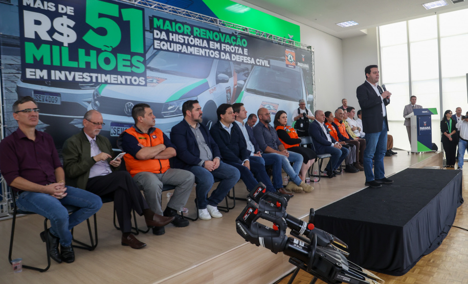 Secretário Hudson participa da entrega de R$ 52 milhões em veículos e equipamentos à Defesa Civil