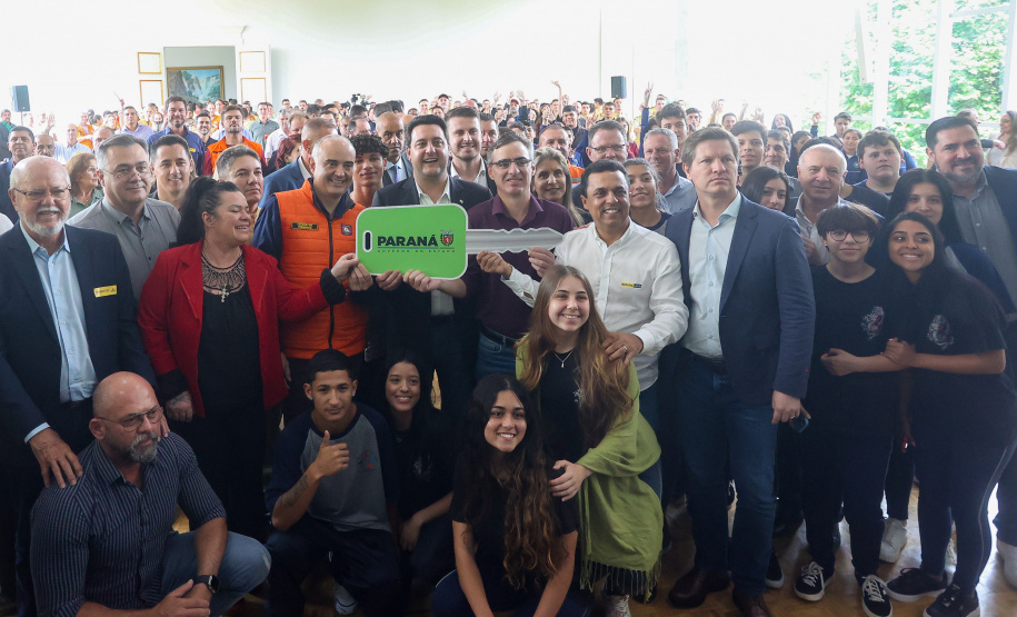 Secretário Hudson participa da entrega de R$ 52 milhões em veículos e equipamentos à Defesa Civil