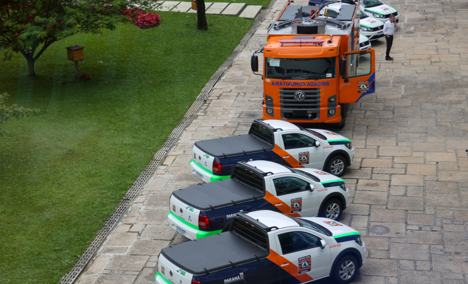 Secretário Hudson participa da entrega de R$ 52 milhões em veículos e equipamentos à Defesa Civil