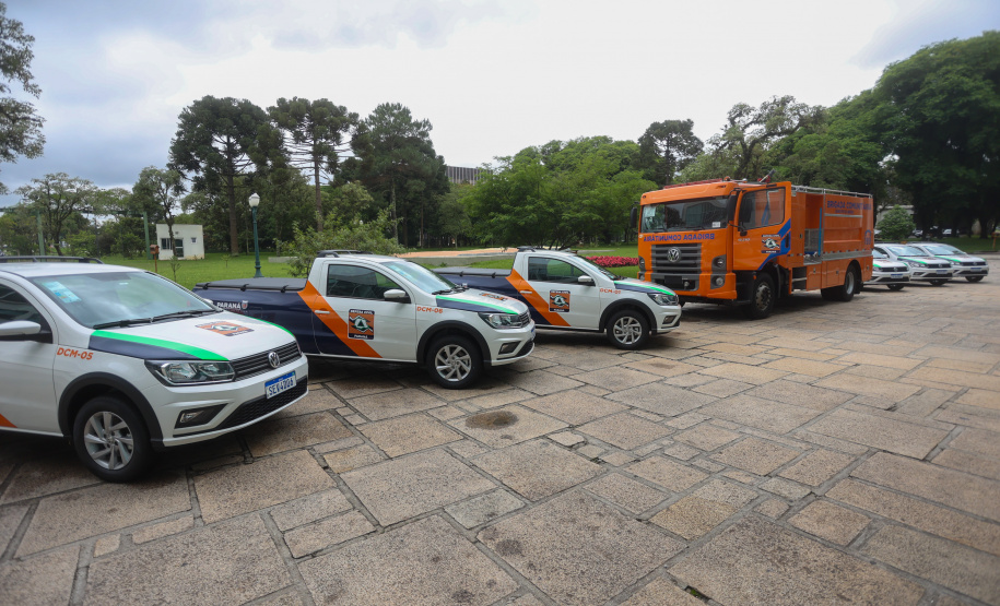 Secretário Hudson participa da entrega de R$ 52 milhões em veículos e equipamentos à Defesa Civil