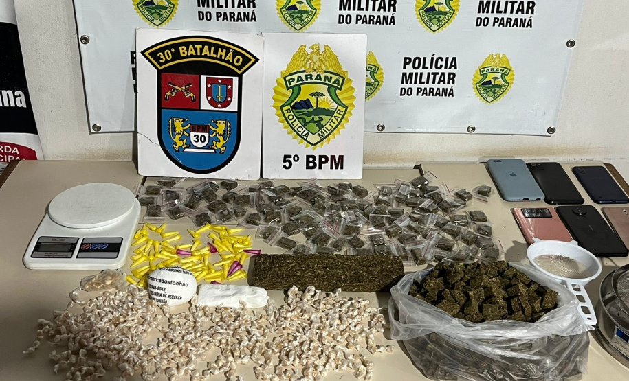 Pms encontram drogas em residência após denúncia em Londrina