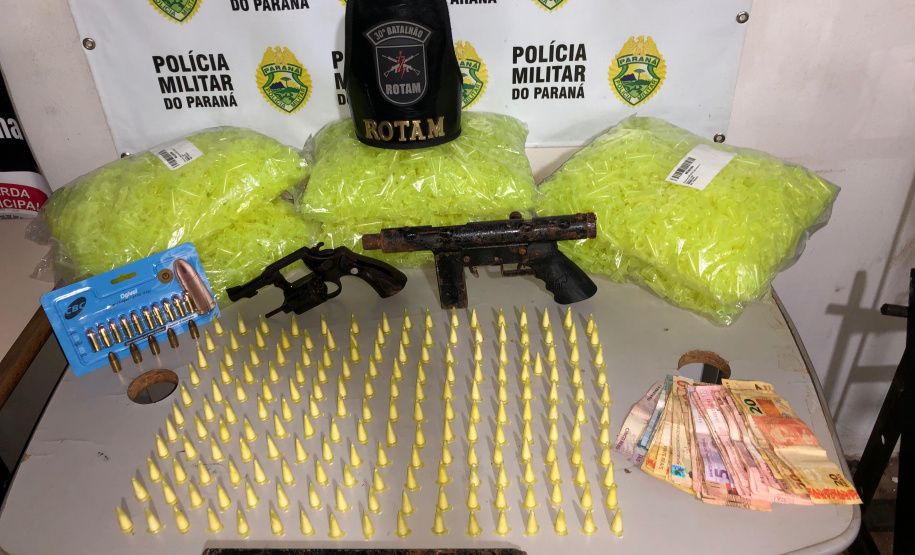 PMPR prende homem com metralhadora e munições