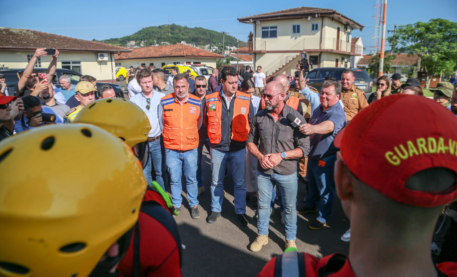 Em União da Vitória, governador Ratinho Junior anuncia pacote para auxílio às vítimas de enchentes