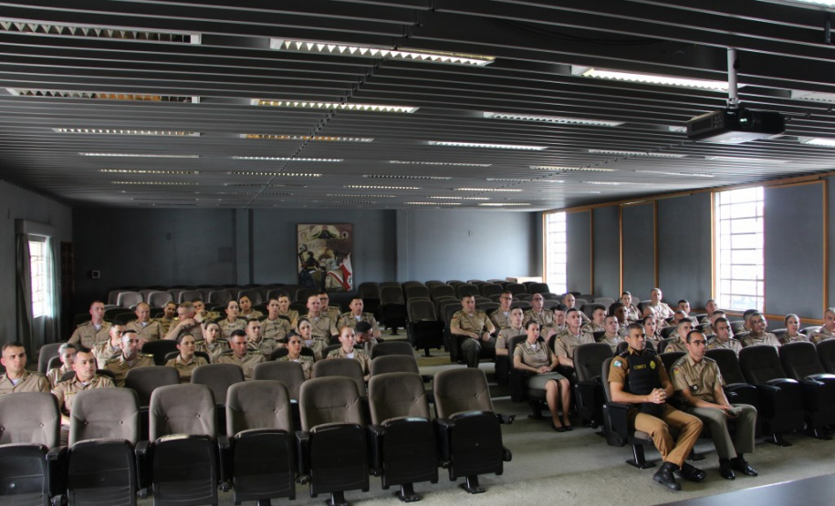 Alunos do Curso de Oficiais da Brigada Militar do RS visitam a Polícia Militar do Paraná