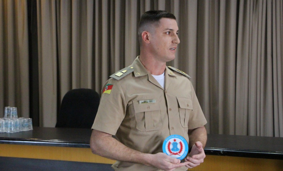 Alunos do Curso de Oficiais da Brigada Militar do RS visitam a Polícia Militar do Paraná