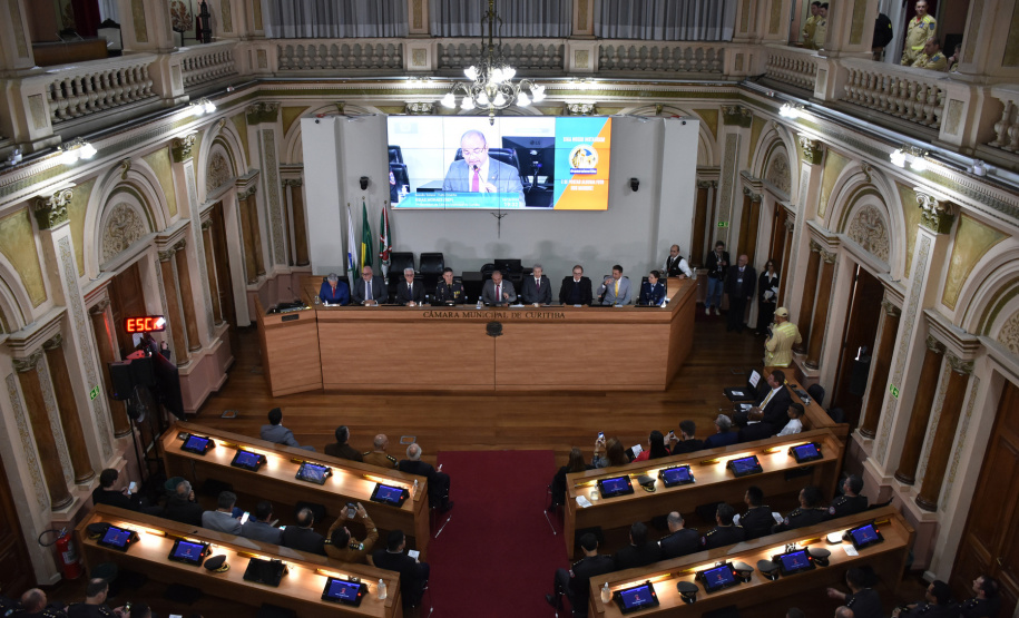 Comandante-Geral do Corpo de Bombeiros recebe título de Vulto Emérito de Curitiba