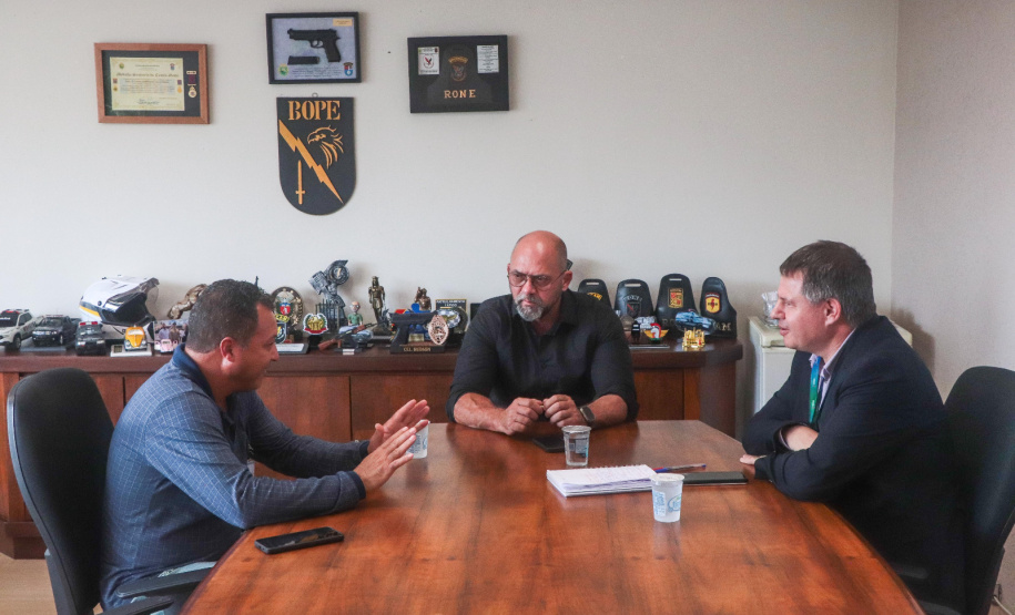 Secretário Hudson recebe o vereador Maguila Fidélis