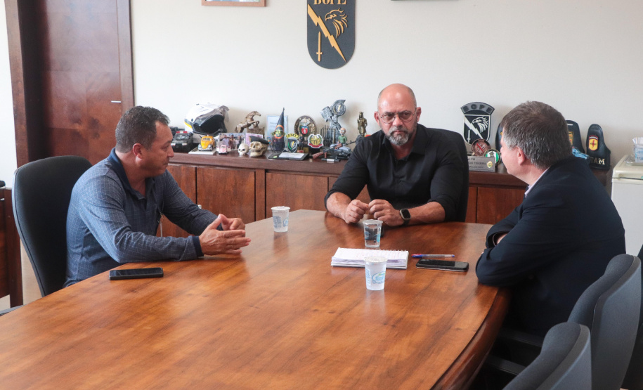 Secretário Hudson recebe o vereador Maguila Fidélis