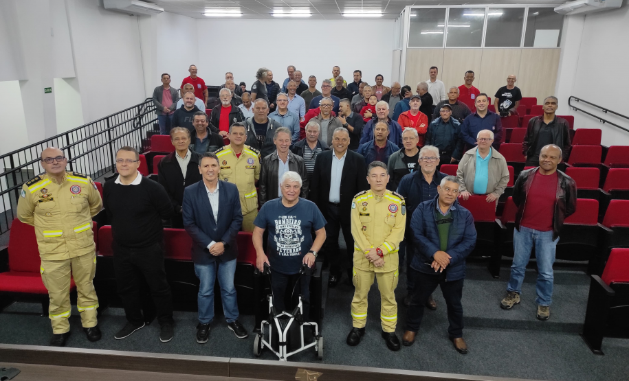Corpo de Bombeiros reúne veteranos para celebrar 111 anos de história