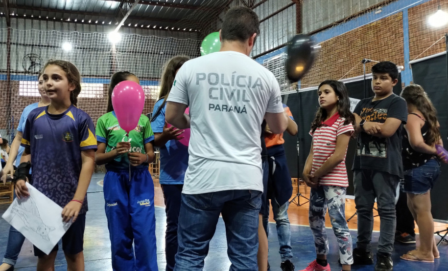 PCPR na Comunidade atende mais de 2,1 mil pessoas em Colombo e interior do Estado