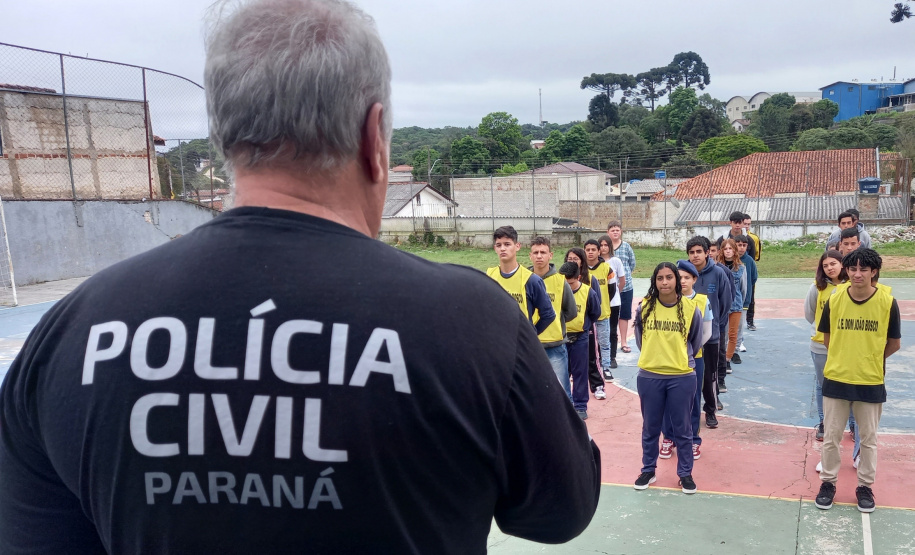 PCPR na Comunidade atende mais de 2,1 mil pessoas em Colombo e interior do Estado