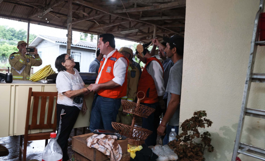 Governador acompanha atendimento à população de Dois Vizinhos e reforça apoio a municípios
