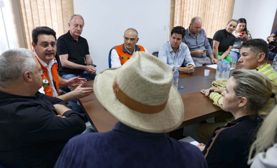 Governador acompanha atendimento à população de Dois Vizinhos e reforça apoio a municípios