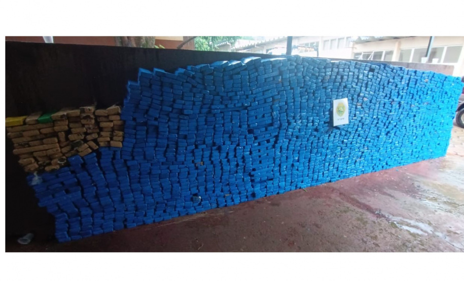 Polícia Militar apreende 3,2 toneladas de maconha em Foz do Iguaçu e Guaíra