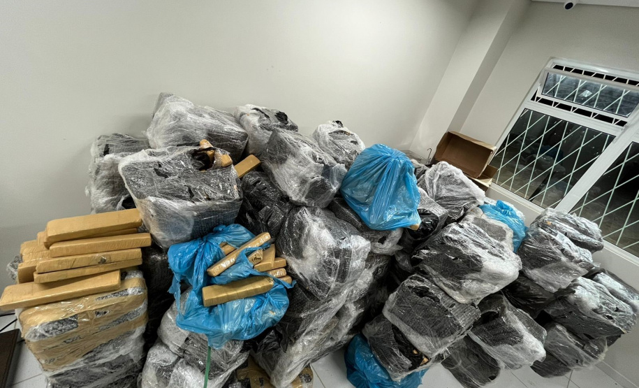 Polícia Militar apreende 2.200 kg de maconha durante operação em Corbélia