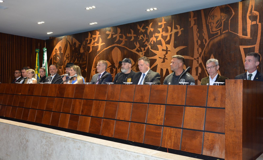 Polícia Penal do Paraná é homenageada na Assembleia Legislativa