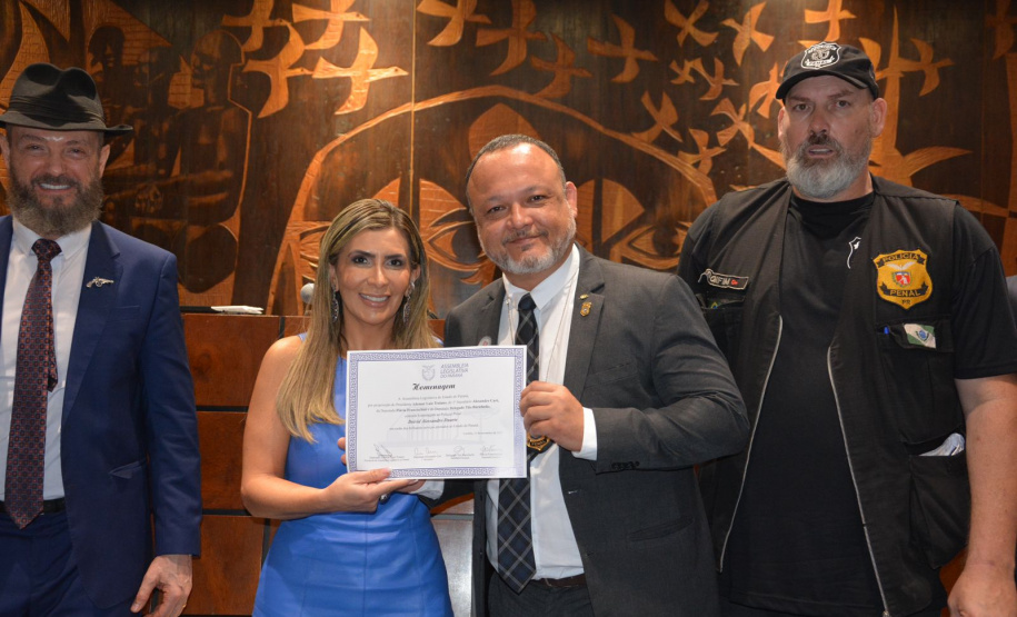 Polícia Penal do Paraná é homenageada na Assembleia Legislativa