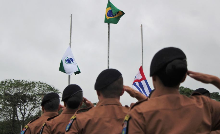 Polícia Militar realiza solenidade alusiva ao Dia da Bandeira Nacional