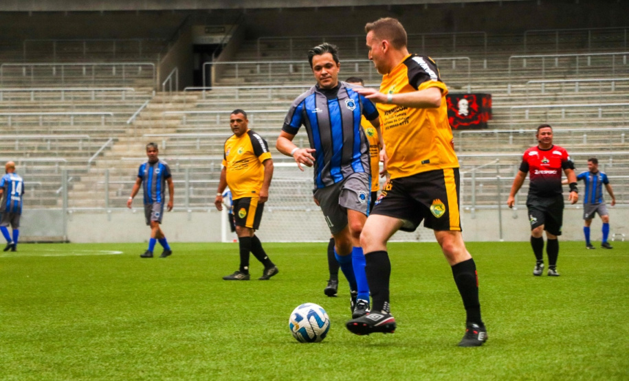 Segurança promove torneio de futebol e arrecada brinquedos e kits de limpeza para associações
