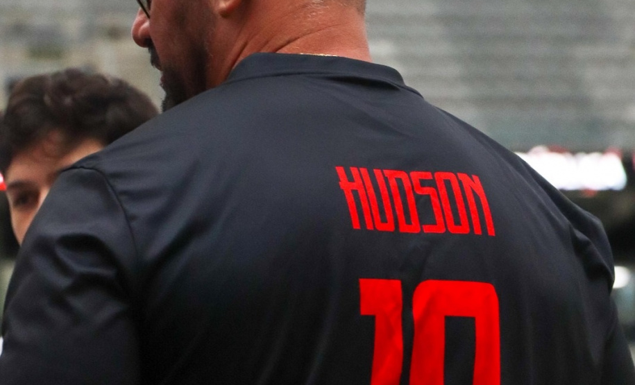 Segurança promove torneio de futebol e arrecada brinquedos e kits de limpeza para associações