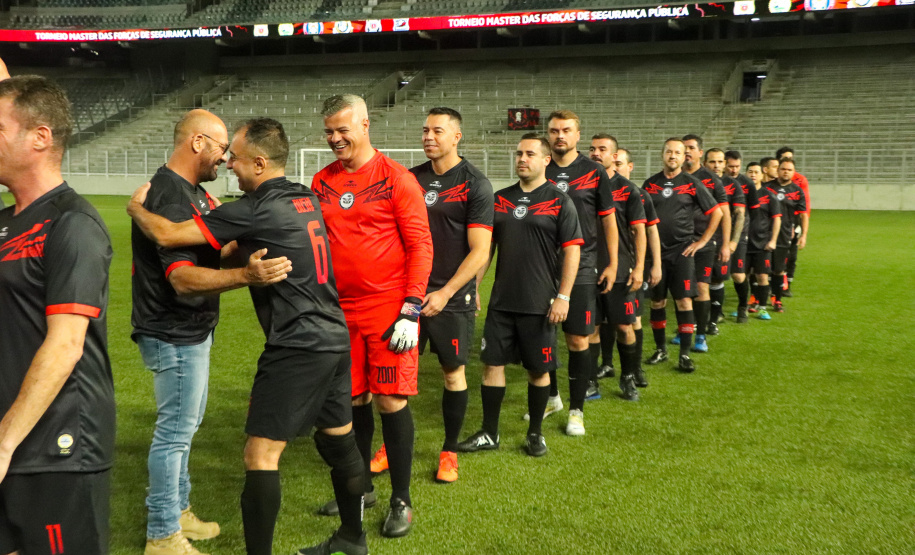 Segurança promove torneio de futebol e arrecada brinquedos e kits de limpeza para associações