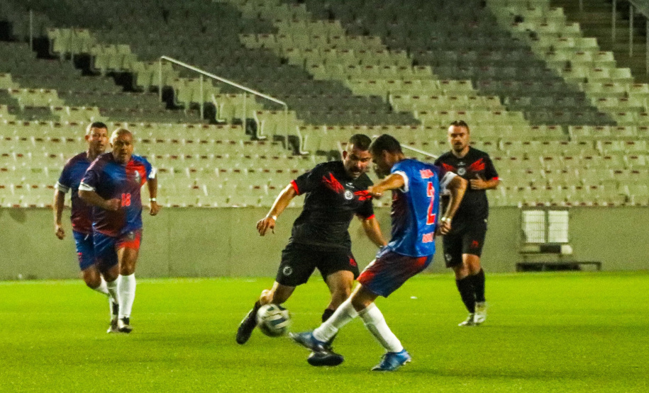 Segurança promove torneio de futebol e arrecada brinquedos e kits de limpeza para associações
