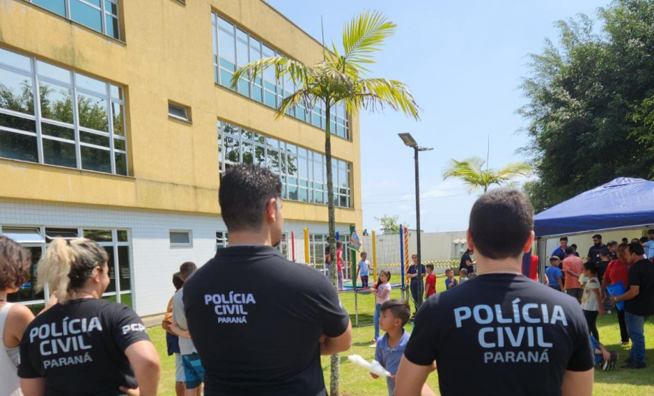 PCPR na Comunidade confecciona documentos de identidade para crianças em Paranaguá