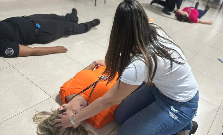 Policiais penais recebem treinamento de primeiros socorros do SAMU