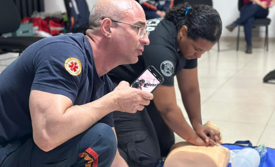 Policiais penais recebem treinamento de primeiros socorros do SAMU