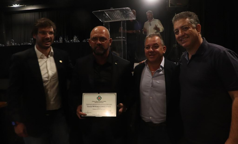 Secretário Hudson recebe o título de cidadão honorário de Cambé e anuncia reforço de 25 policiais para o município