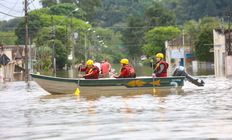 Sancionada lei que institui programa para expandir apoio dos bombeiros aos municípios