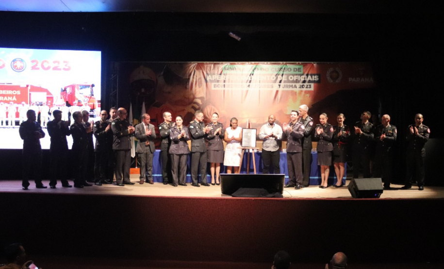 Capitães celebram formatura do CAO e homenageiam colega