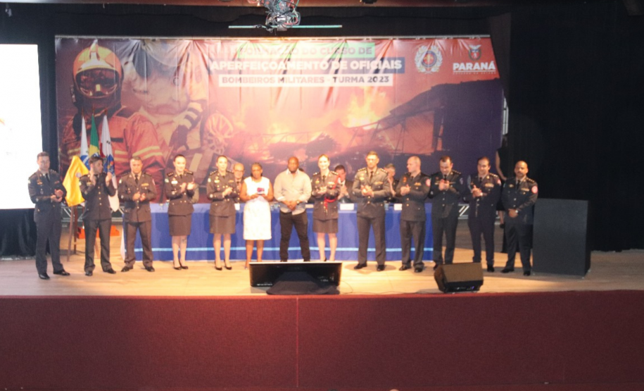 Capitães celebram formatura do CAO e homenageiam colega