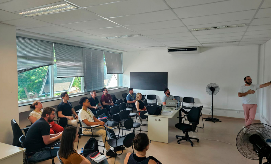 Seção de Genética Molecular Forense realiza curso de coleta de vestígios biológicos em materiais provenientes de locais de crime